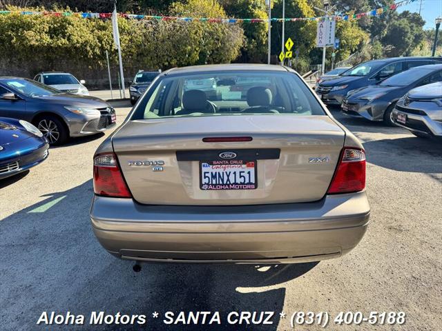 2005 Ford Focus ZX4
