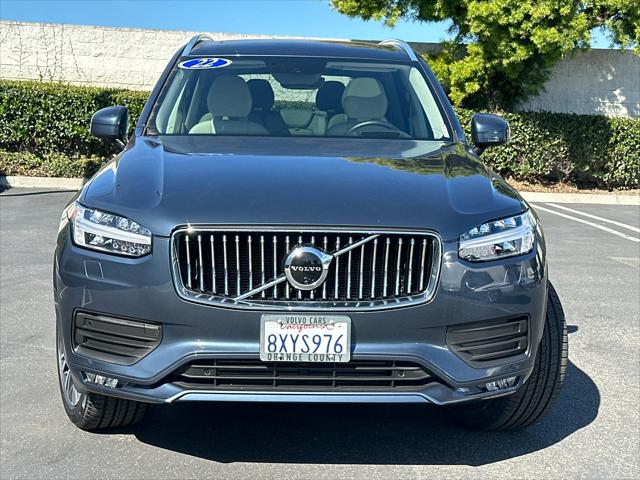 2022 Volvo XC90 T6 Momentum 7 Passenger