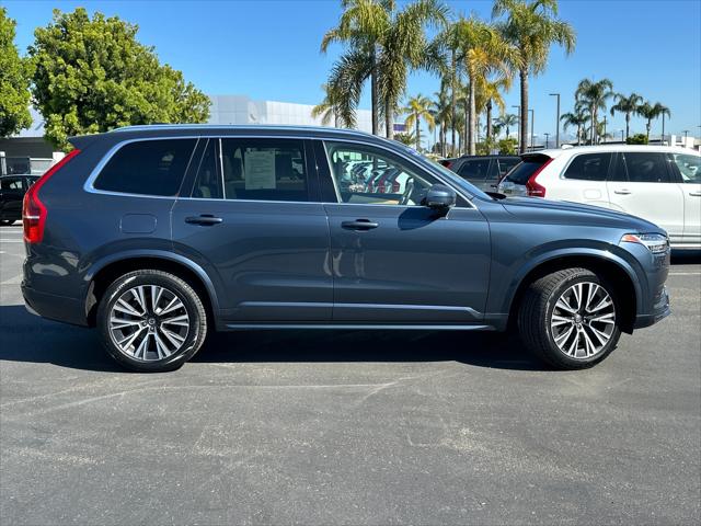 2022 Volvo XC90 T6 Momentum 7 Passenger