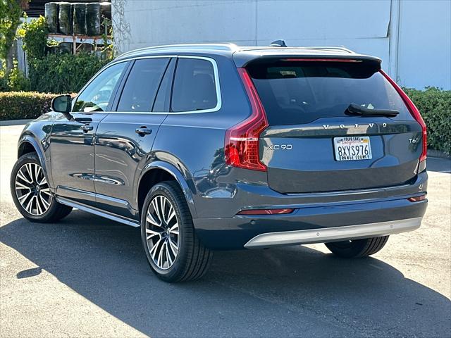 2022 Volvo XC90 T6 Momentum 7 Passenger