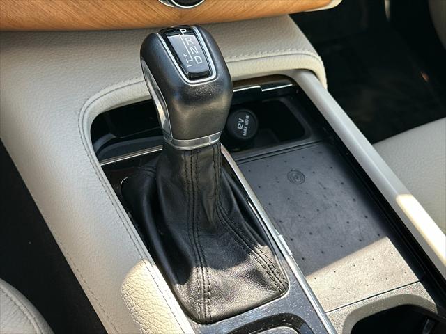 2022 Volvo XC90 T6 Momentum 7 Passenger