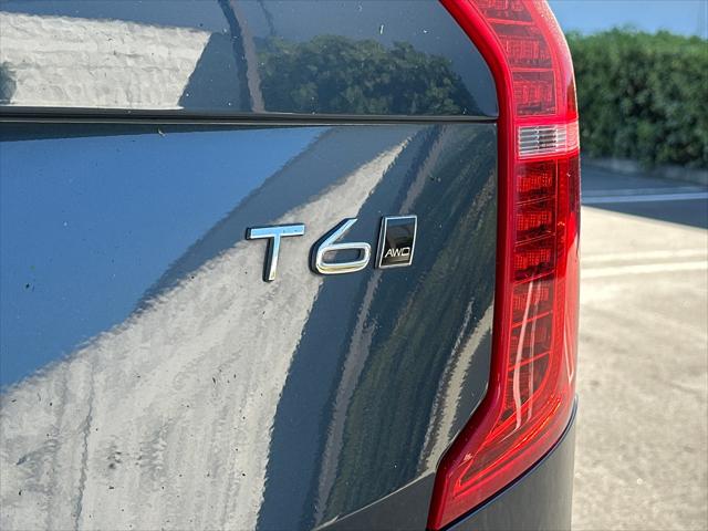 2022 Volvo XC90 T6 Momentum 7 Passenger