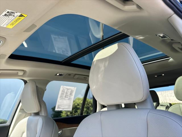 2022 Volvo XC90 T6 Momentum 7 Passenger
