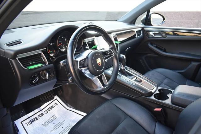 2018 Porsche Macan Standard