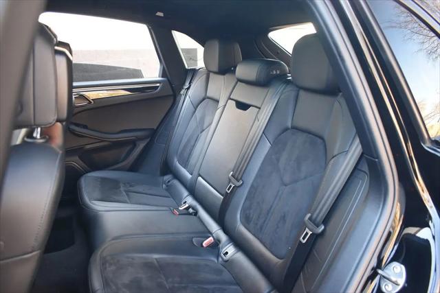 2018 Porsche Macan Standard
