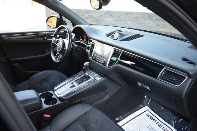 2018 Porsche Macan Standard