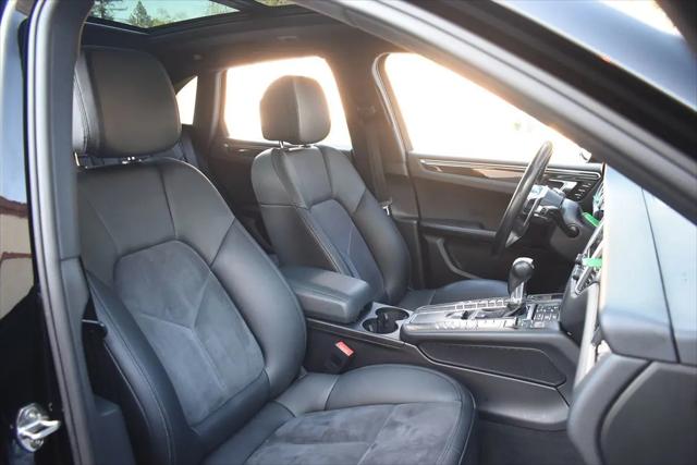 2018 Porsche Macan Standard