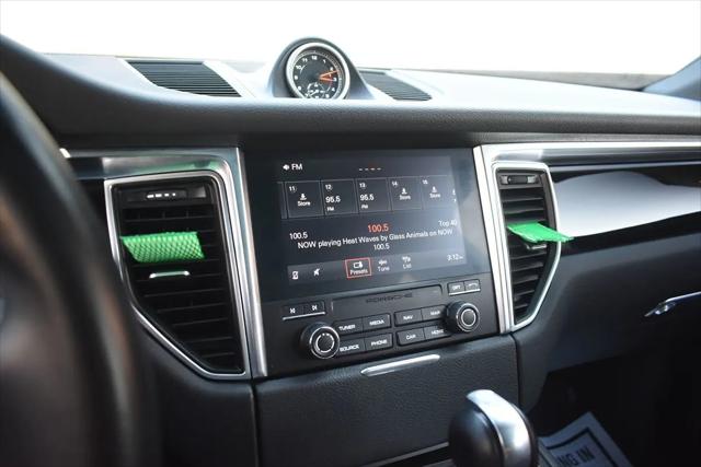 2018 Porsche Macan Standard