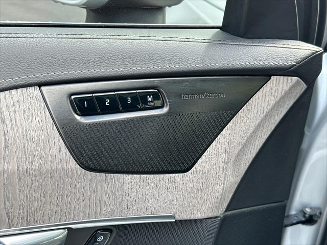 2022 Volvo XC90 T6 Inscription 6 Passenger