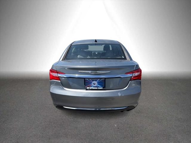 2013 Chrysler 200 Touring