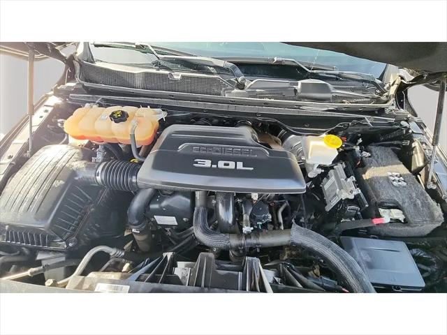 2020 Ram 1500 Laramie Crew Cab 4x4 5'7" Box