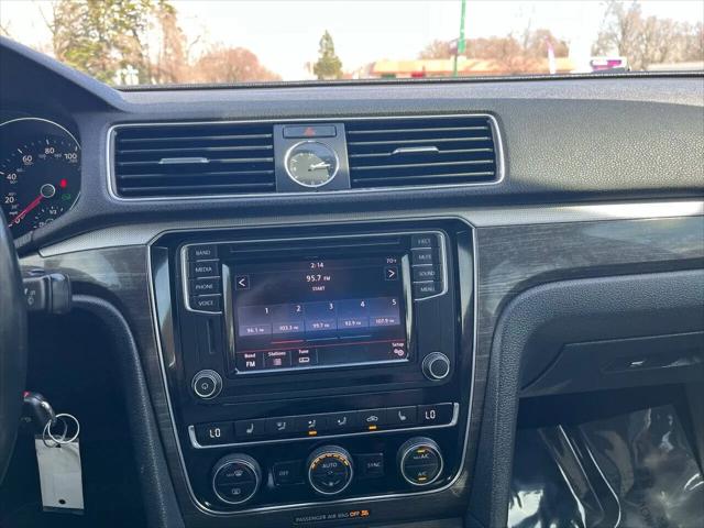 2016 Volkswagen Passat 1.8T SE