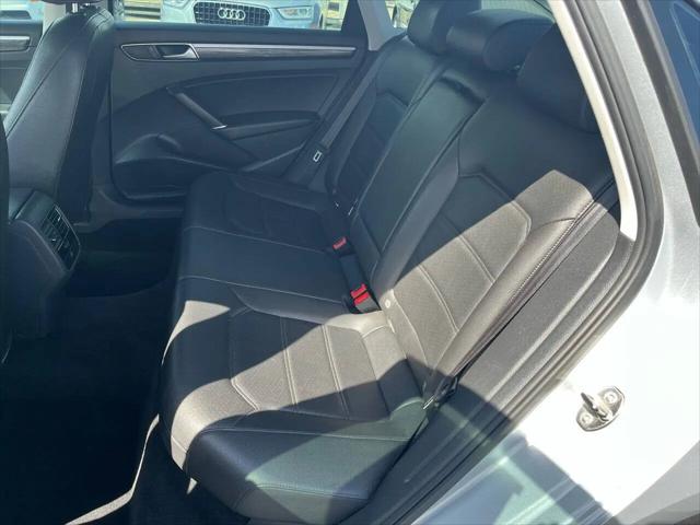 2016 Volkswagen Passat 1.8T SE