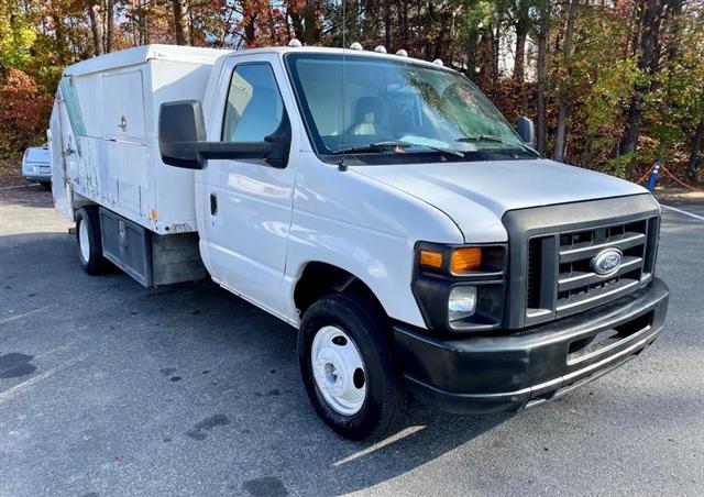 2012 Ford E-450 Cutaway Unknown