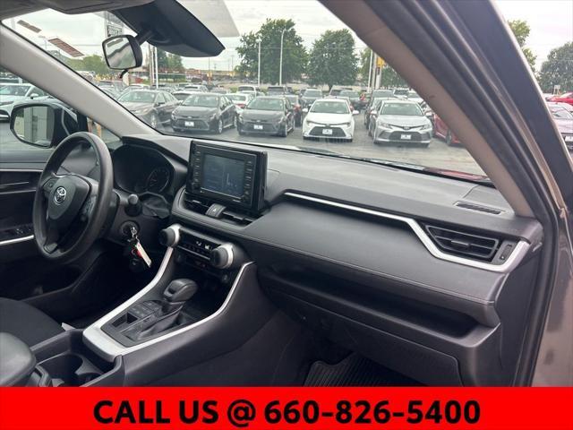 2020 Toyota RAV4 LE