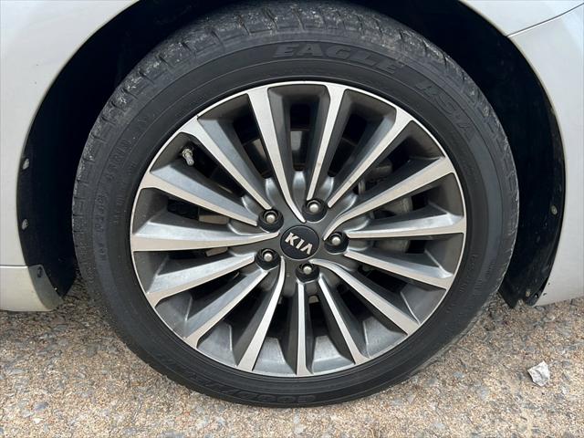 2018 Kia Cadenza Premium