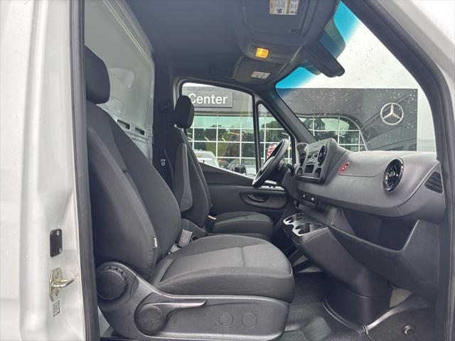 2021 Freightliner Sprinter Standard Roof V6