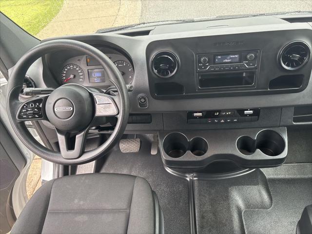 2021 Freightliner Sprinter Standard Roof V6