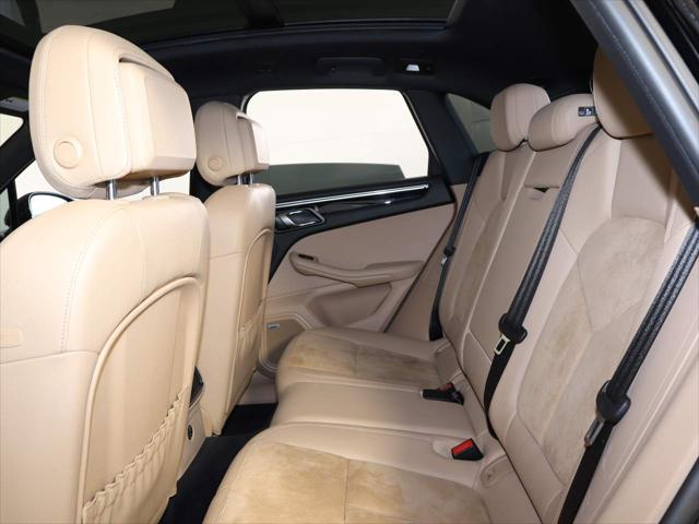 2021 Porsche Macan AWD