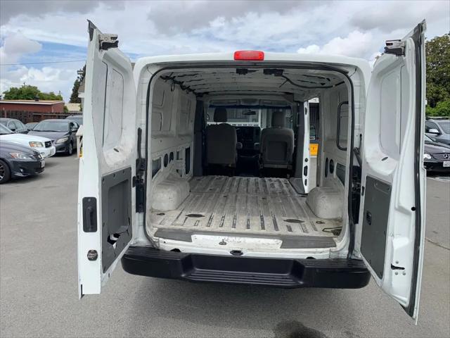 2016 Nissan 1500 S V6
