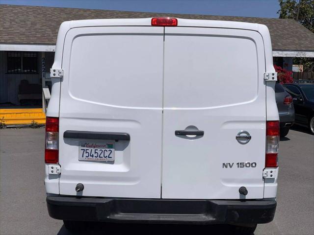 2016 Nissan 1500 S V6