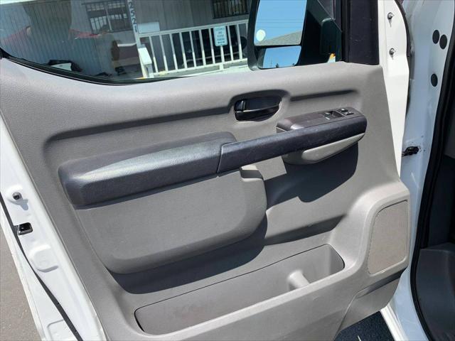 2016 Nissan 1500 S V6