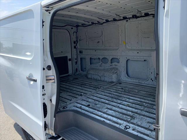 2016 Nissan 1500 S V6