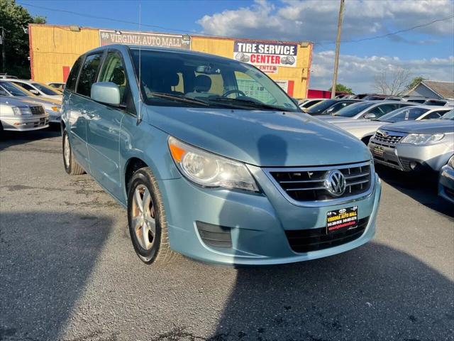 2010 Volkswagen Routan SE for sale in Woodford, VA