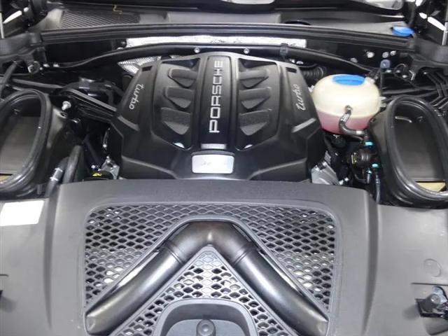 2018 Porsche Macan Turbo