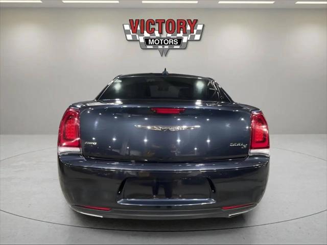 2018 Chrysler 300 S
