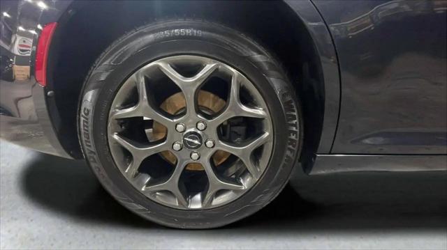2018 Chrysler 300 S