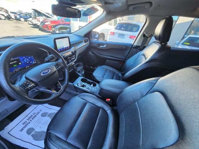 2020 Ford Escape Titanium Hybrid