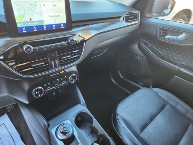 2020 Ford Escape Titanium Hybrid