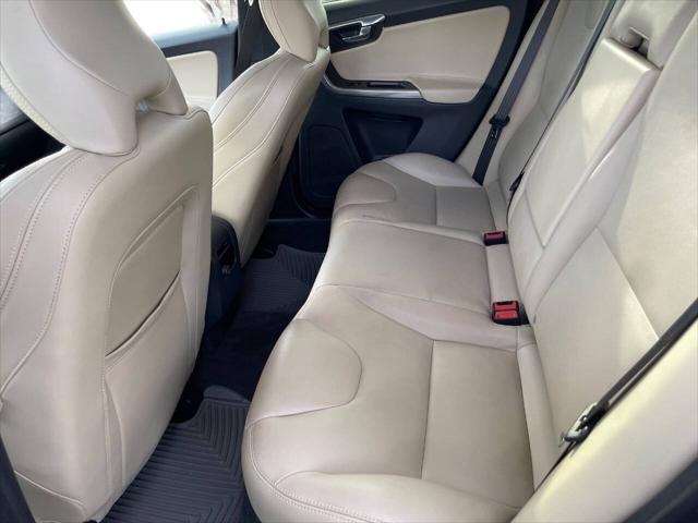 2016 Volvo XC60 T5 Drive-E Premier