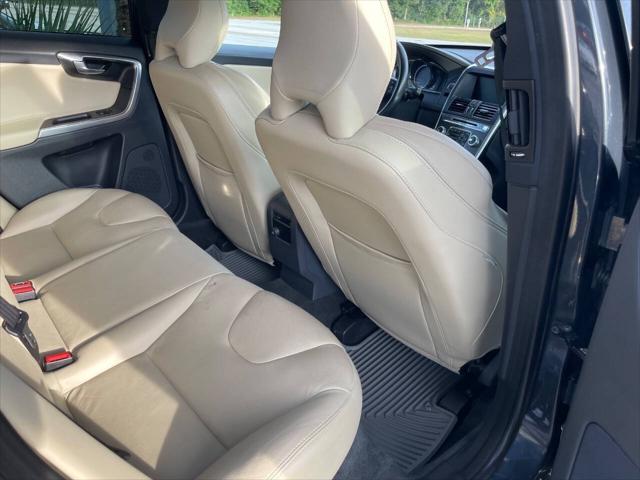 2016 Volvo XC60 T5 Drive-E Premier