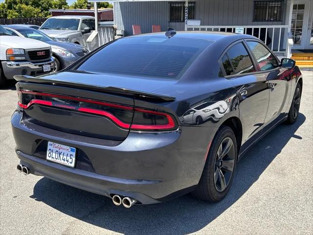 2017 Dodge Charger SXT RWD