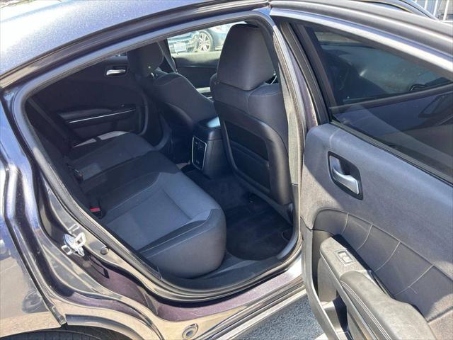 2017 Dodge Charger SXT RWD