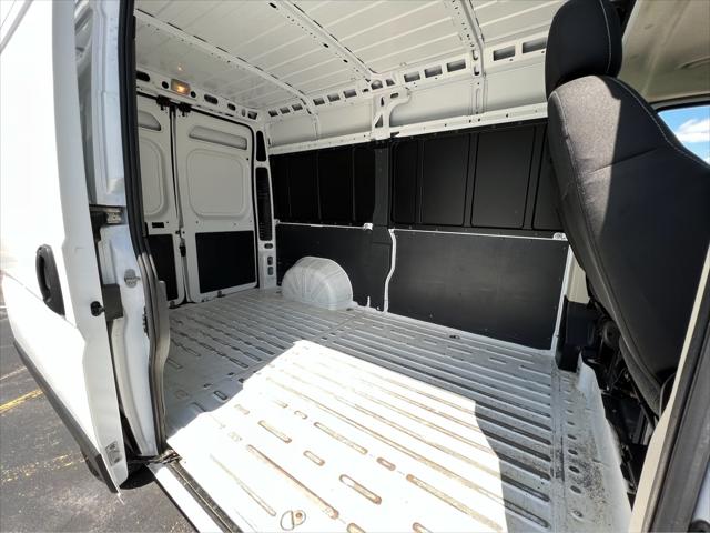 2019 RAM ProMaster 1500 Cargo Van High Roof 136 WB 27