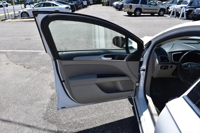 2020 Ford Fusion SE