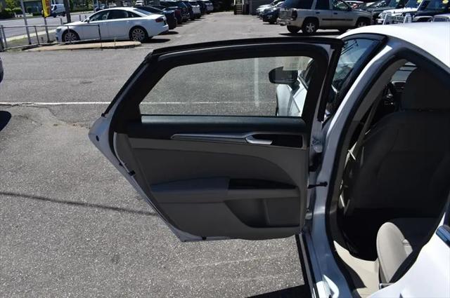 2020 Ford Fusion SE