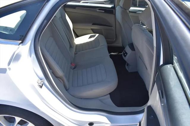 2020 Ford Fusion SE