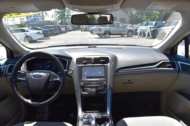 2020 Ford Fusion SE
