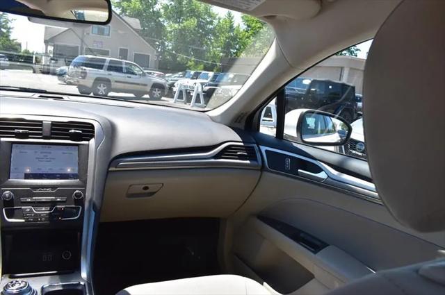2020 Ford Fusion SE