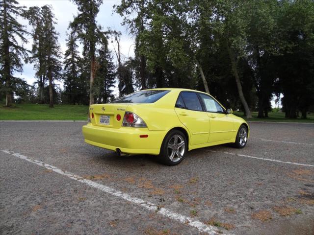 2002 Lexus IS 300 Base 4dr Sedan