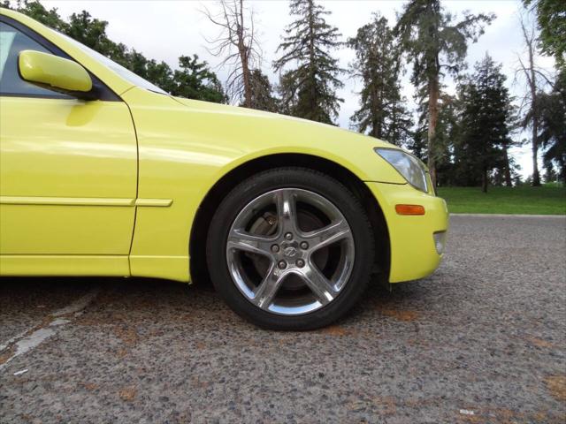 2002 Lexus IS 300 Base 4dr Sedan