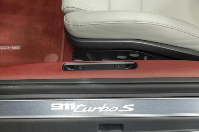 2022 Porsche 911 Turbo S Cabriolet