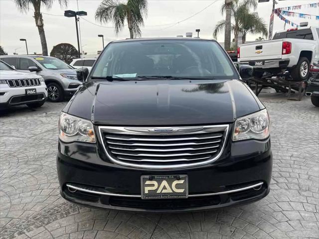 2016 Chrysler Town & Country Touring