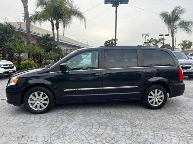 2016 Chrysler Town & Country Touring