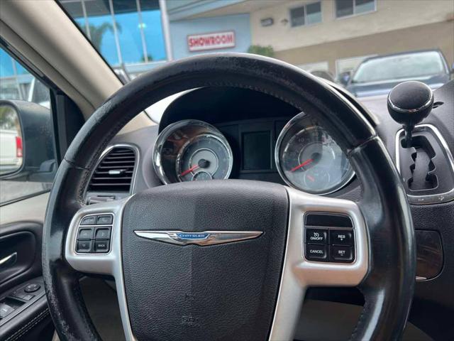 2016 Chrysler Town & Country Touring