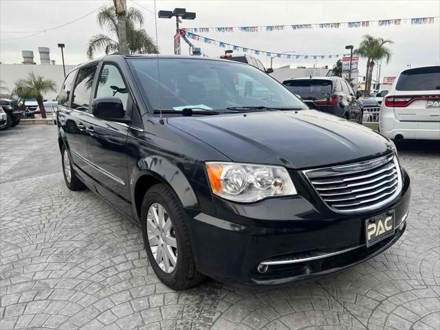 2016 Chrysler Town & Country Touring